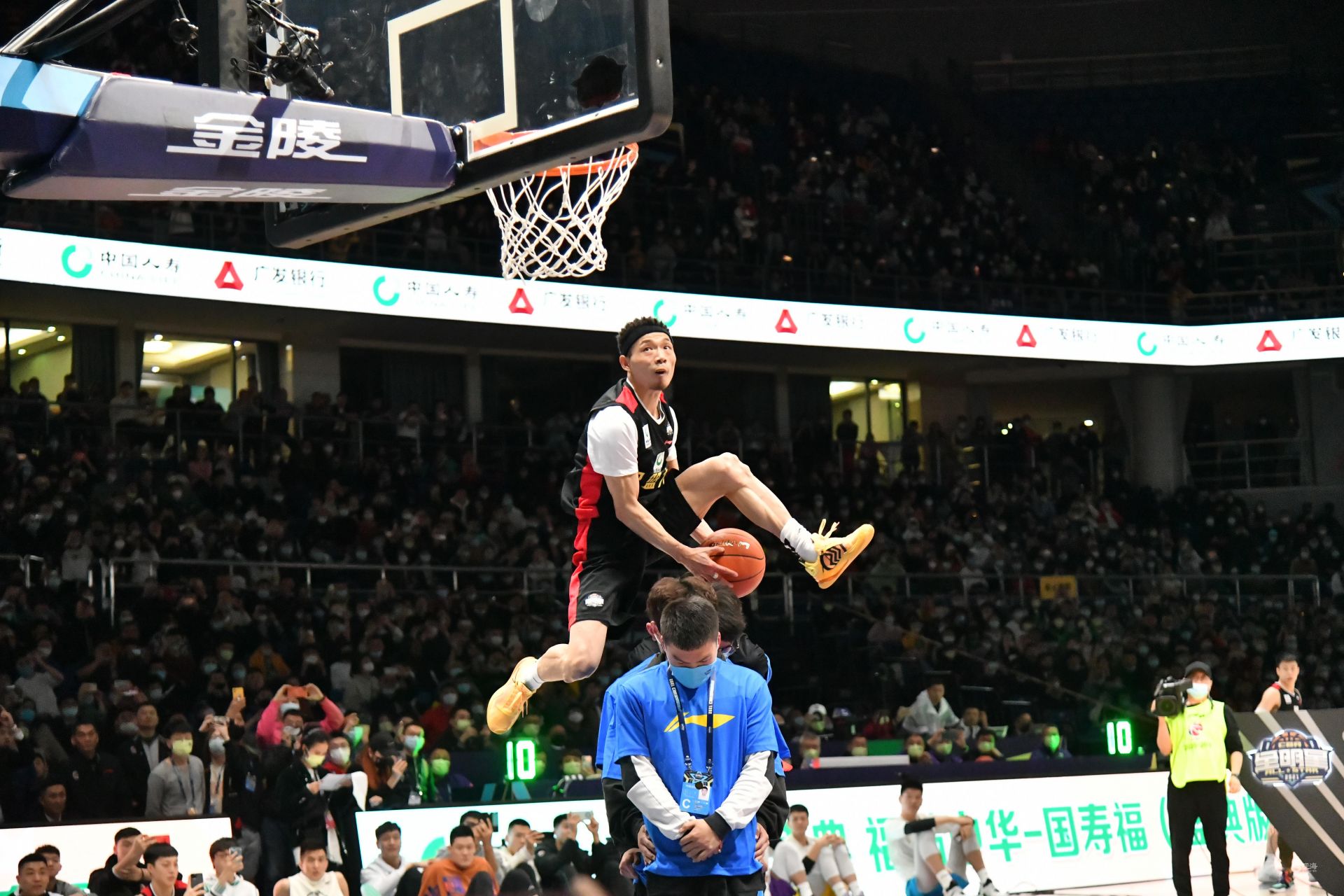 东契奇赛后 东契奇赛后