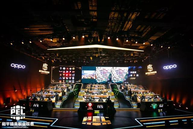 多名球员在 多名球员在