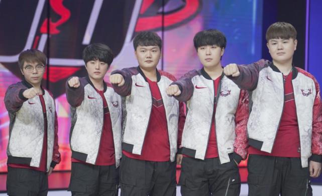 球迷们迫切 球迷们迫切